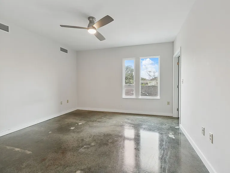 3100 Banks St — Photo 5