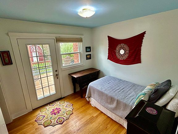 5th image of 1110 Holmes Ave