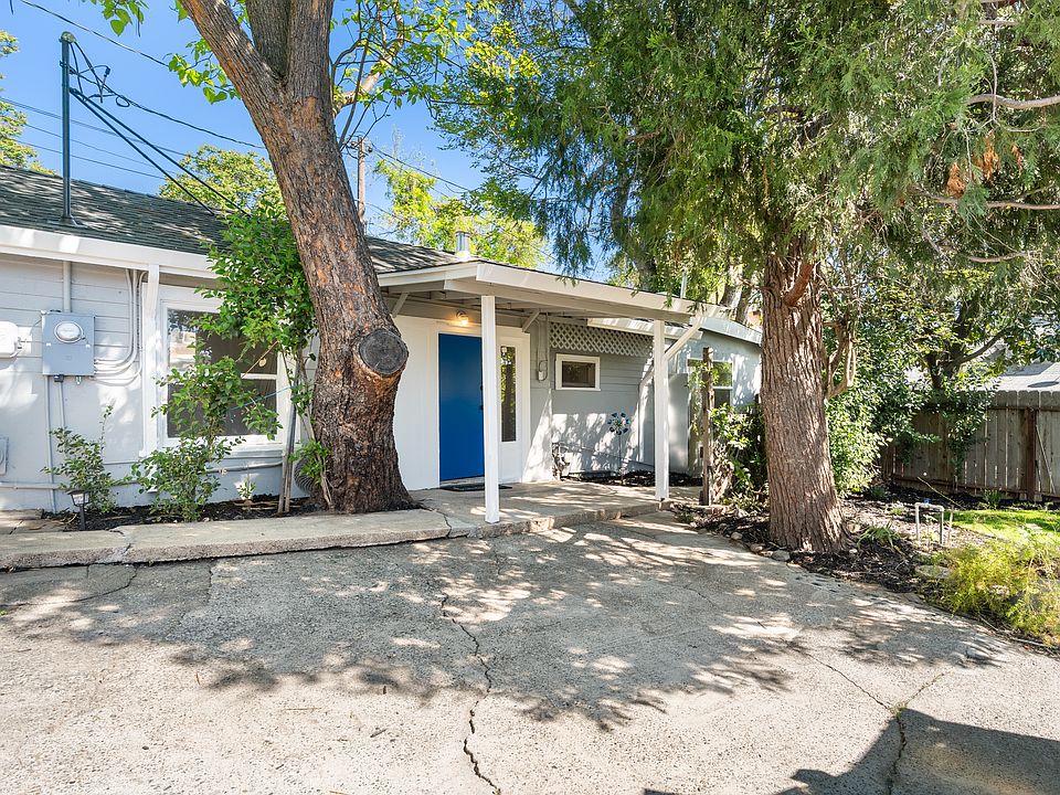 1st image of 210 1/2 C St