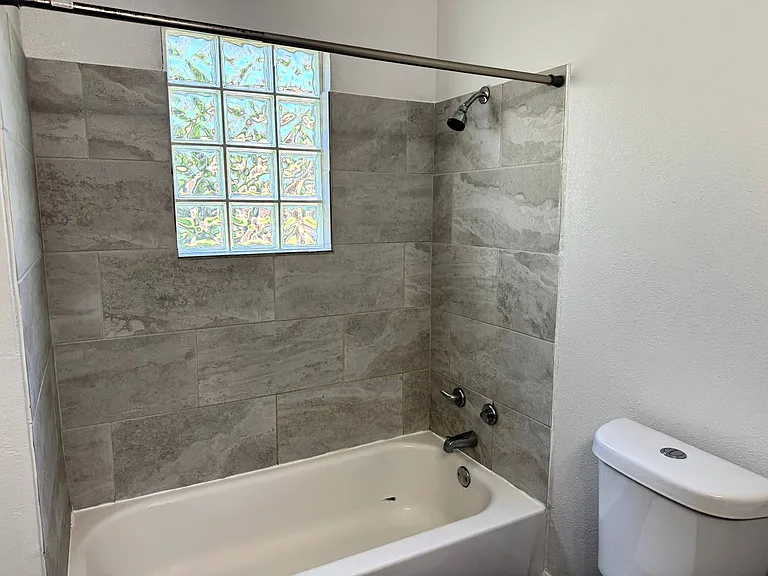 2137 Avenue J — Photo 19