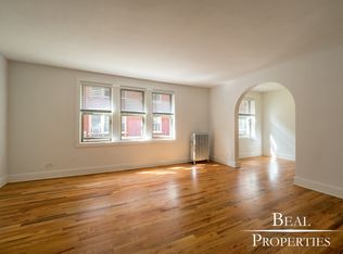 546 W Surf St APT 2N, Chicago, IL 60657