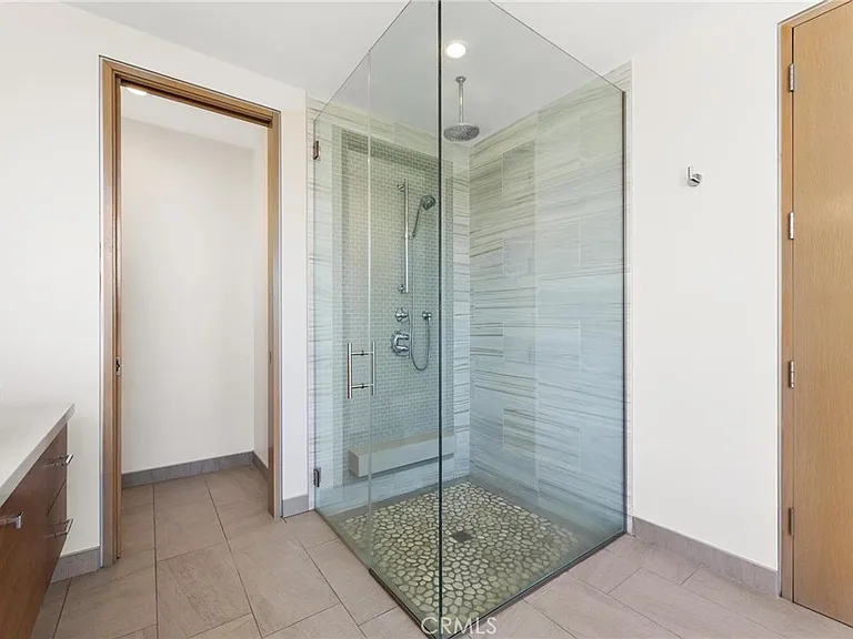 726 Loma Dr — Photo 30