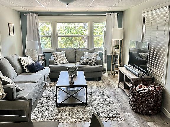 4th image of 79 Rosepetal Dr