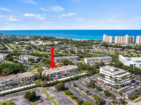 4th image of 300 N Highway A1a #203e