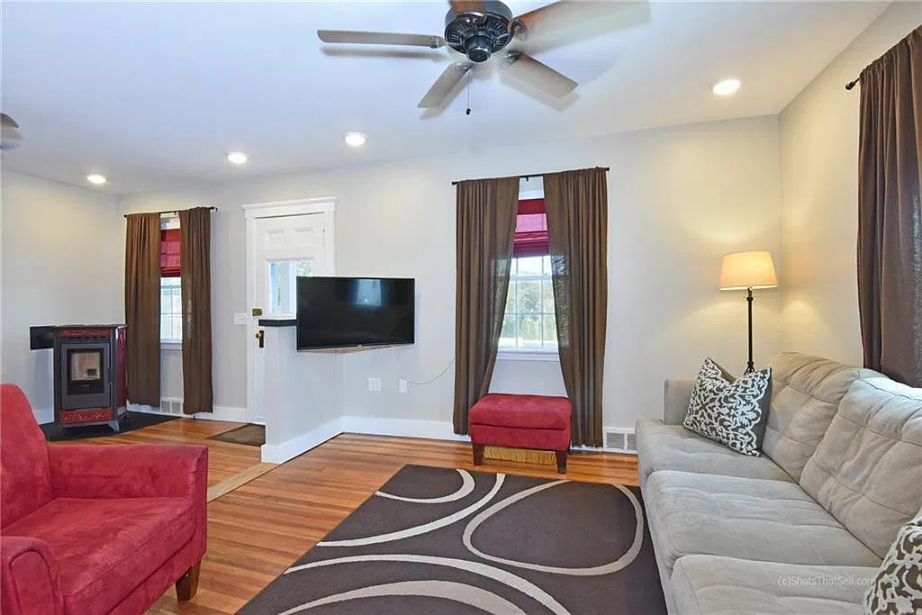 3 bed, 1040 sqft, $3,100 — Photo 4