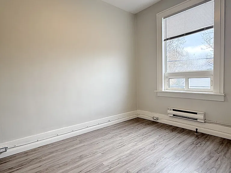 1495 Gladstone Ave #303 — Photo 7
