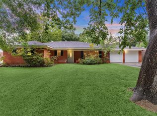 1900 Clayton Dr, Baytown, TX 77520