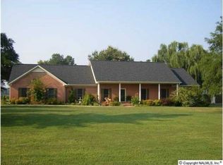 1197 Parker Rd SE, Hartselle, AL 35640