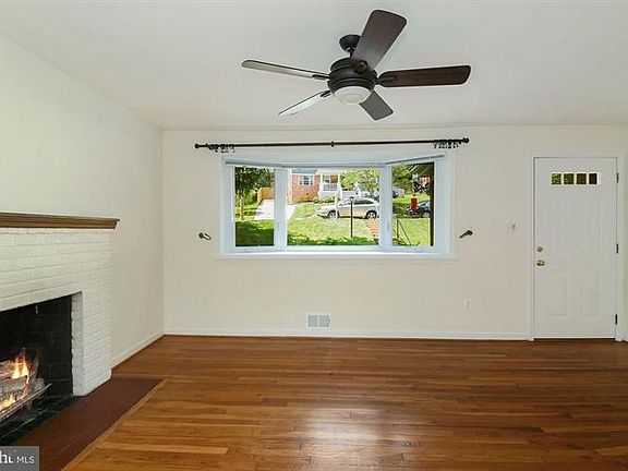5th image of 7238 Woodley Pl