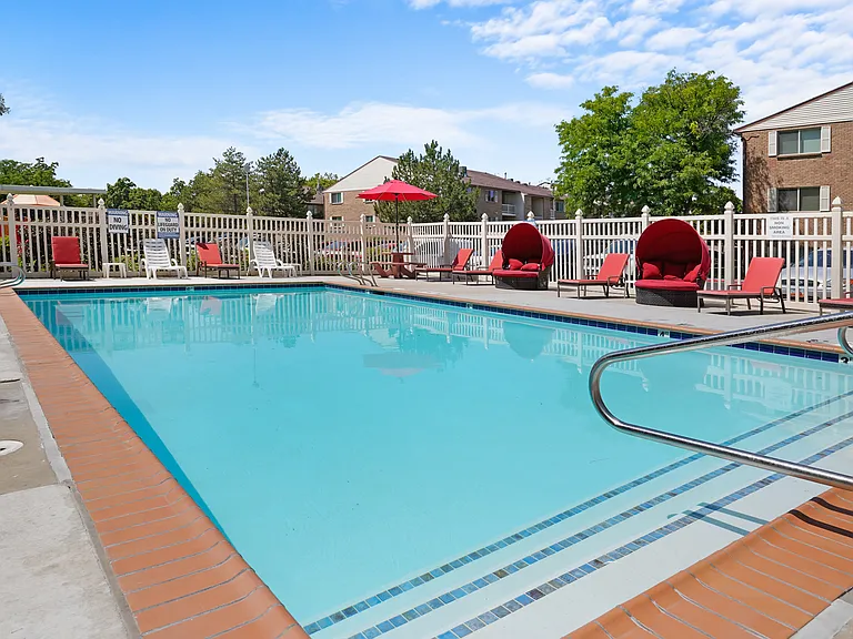 480 E Brandt Ct — Photo 4