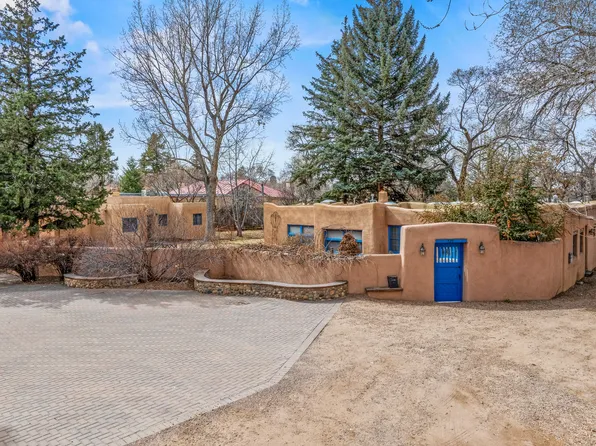 426 Delgado Ln, Santa Fe, NM 87505