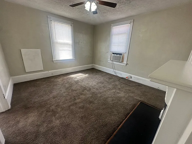 1525 S Noble St — Photo 8