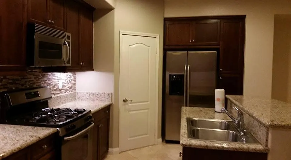 4 bed, 2.5 bath, 2101 sqft, $3,700 — Photo 4