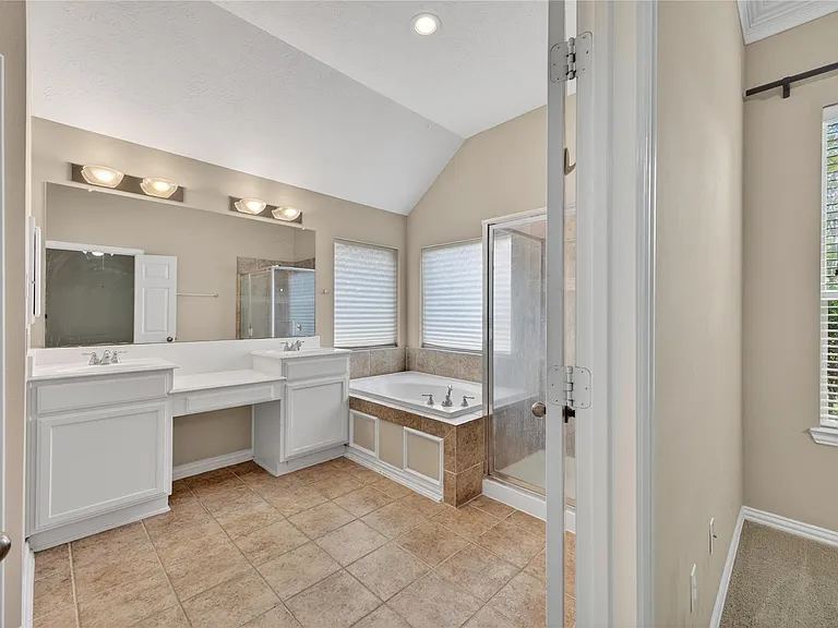 14326 Manorbier Ln — Photo 20