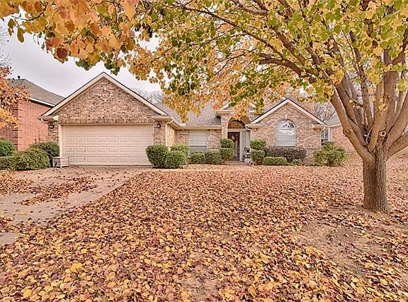 2nd image of 2220 Forest Park Cir