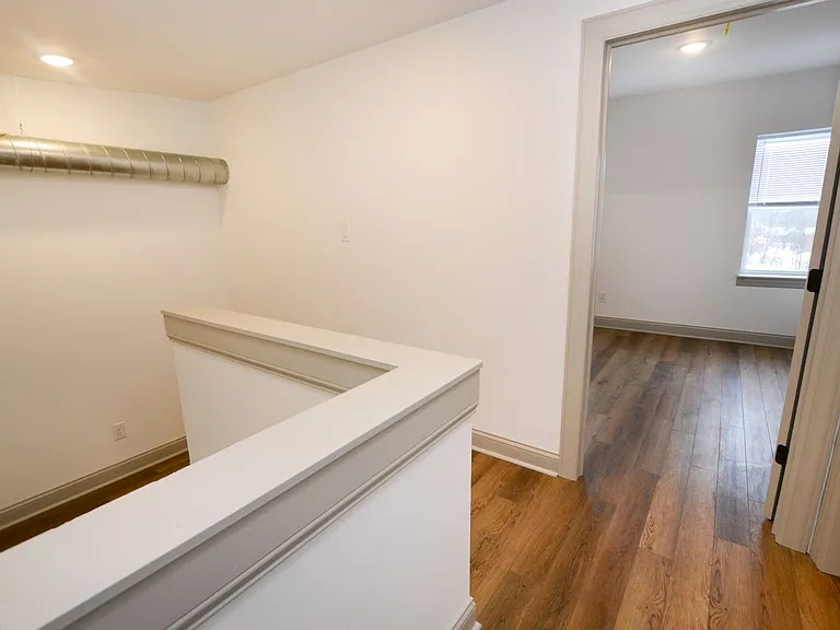 3611 Newton Ave — Photo 10