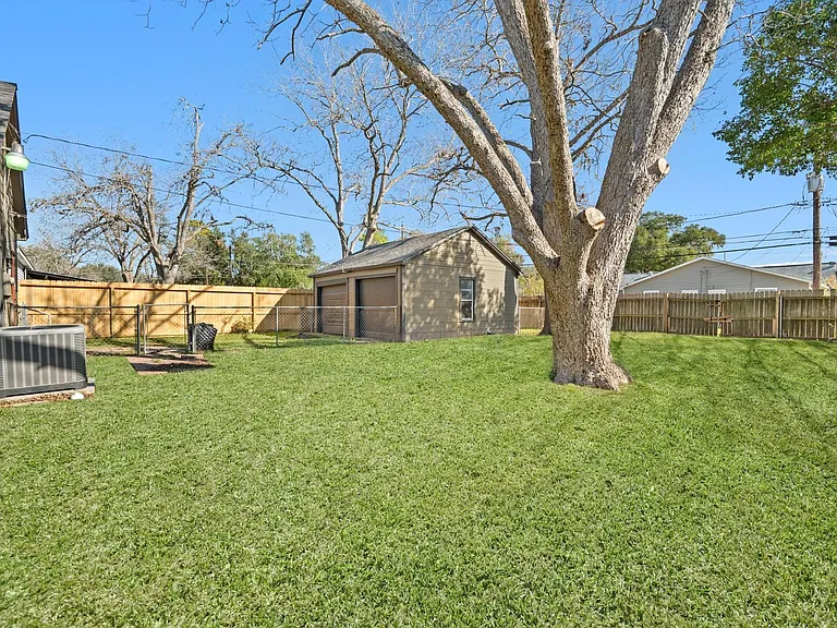 1509 Mulcahy St — Photo 17