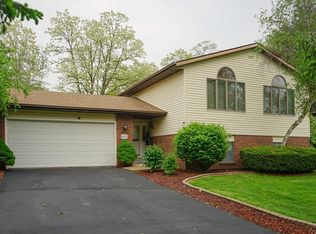 1633 Deer Valley Rd, Crown Point, IN 46307