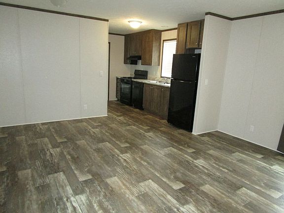 2nd image of 23625 Hickory Dr
