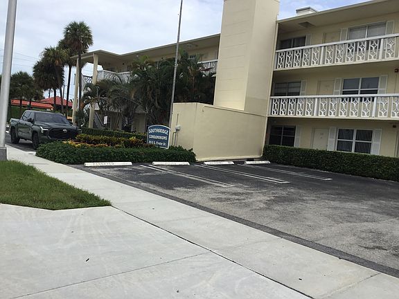 2nd image of 3915 S Flagler Dr APT 111