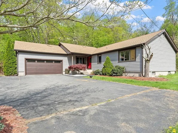 25 Williams Rd, Fitchburg, MA 01420