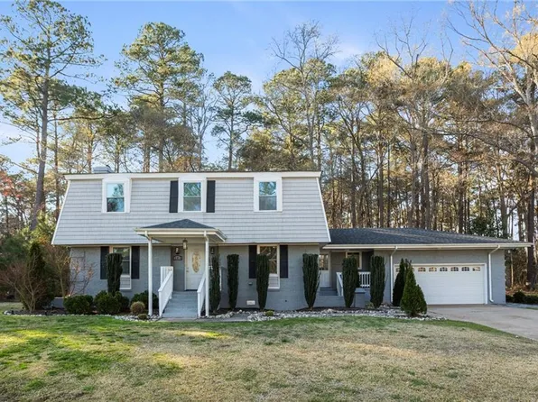 304 Mapleshore Dr, Chesapeake, VA 23320
