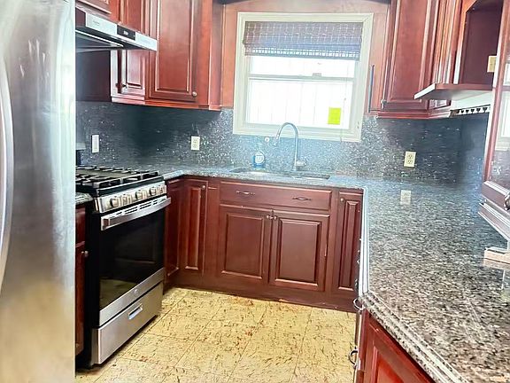 4th image of 75-10 164th St #1