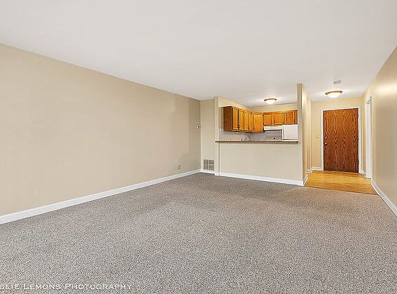 5th image of 1833 Four Lakes Ave APT 2J