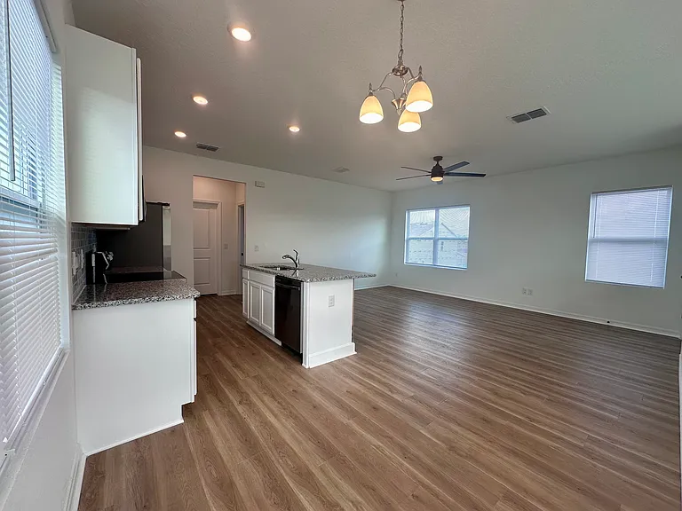 3025 Prospect Trl — Photo 3
