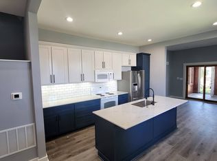 737 S 11th St, Noblesville, IN 46060