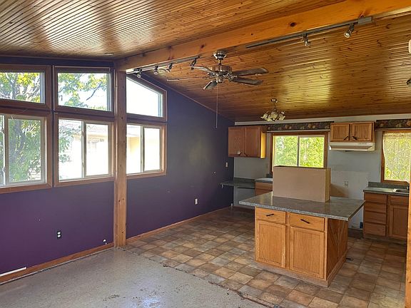 5th image of 28 Cypress Blvd