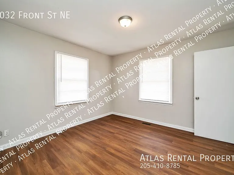 2032 Front St NE — Photo 9