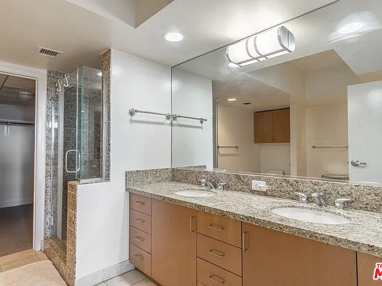 13700 Marina Pointe Dr #1431 — Photo 15