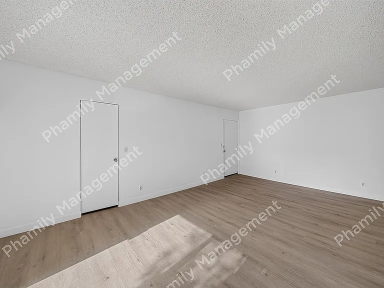 11575 Moorpark St #108 — Photo 9