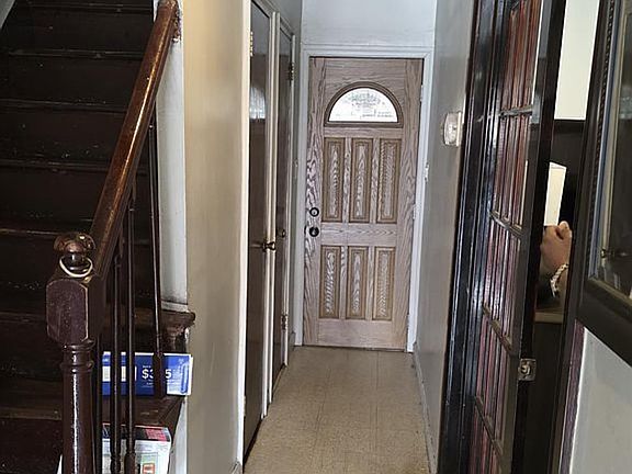 2nd image of 1115 E 214th Street