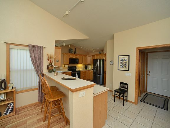 5th image of 3035 Rebel Dr #3035