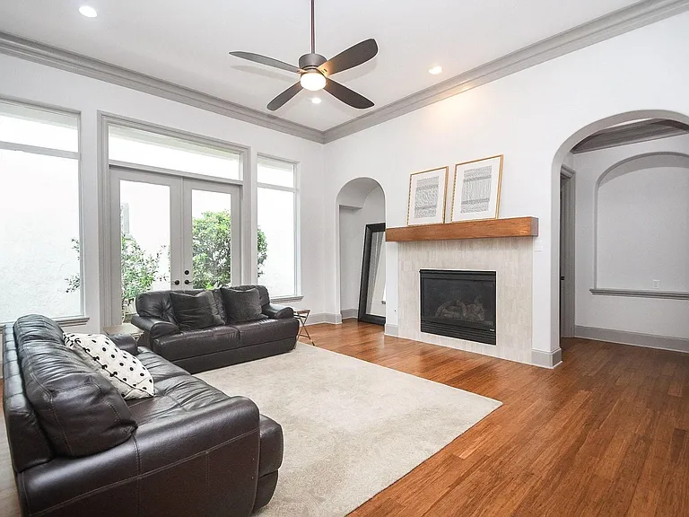 2702 Tudor Mnr — Photo 10
