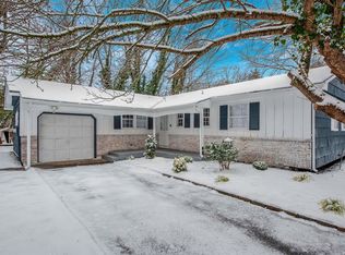 6 Spyglass Ln, East Setauket, NY 11733