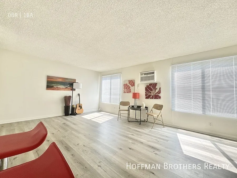 18545 Burbank Blvd, Tarzana, CA 91356 — Photo 4