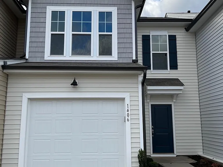 1406 Smoky Mountains St — Photo 2