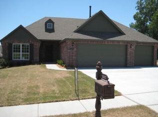 2407 W Little Rock Pl, Broken Arrow, OK 74011