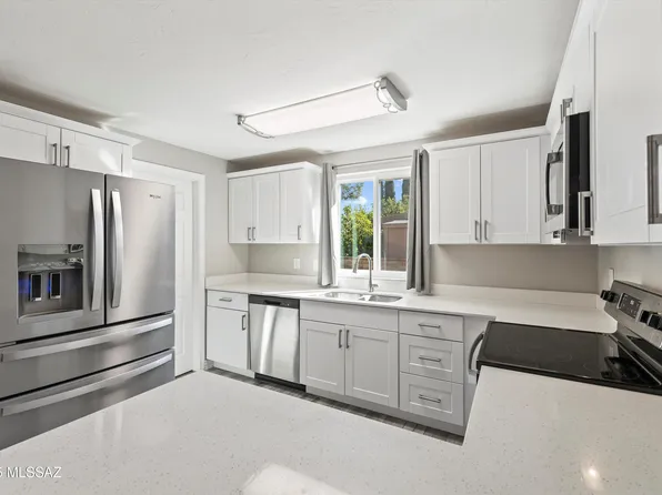 7132 E 18th St, Tucson, AZ 85710