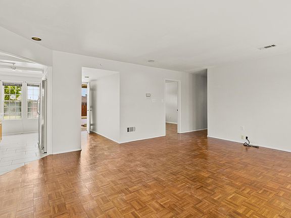3rd image of 4003 Bermuda Ct