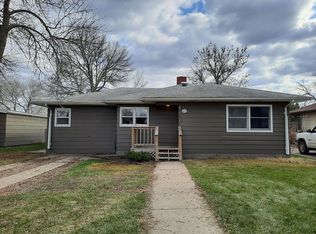 610 2nd St S, Ellendale, ND 58436