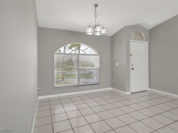5th image of 3914 SW 14th Ave