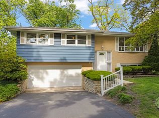 6118 Lyman Ave, Downers Grove, IL 60516