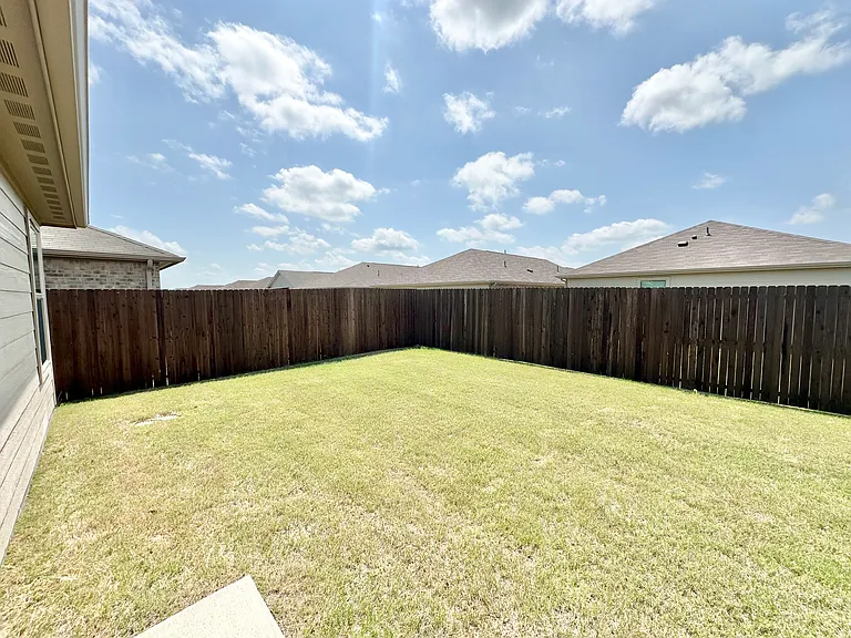 4152 Silverstein St — Photo 16