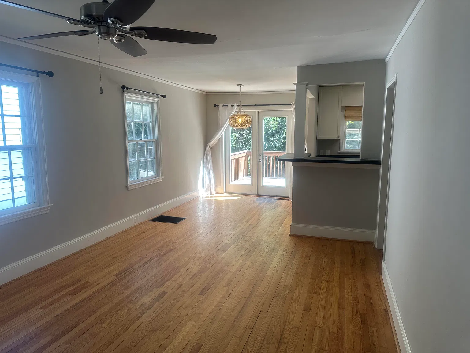 3 bed, $2,100 — Photo 4