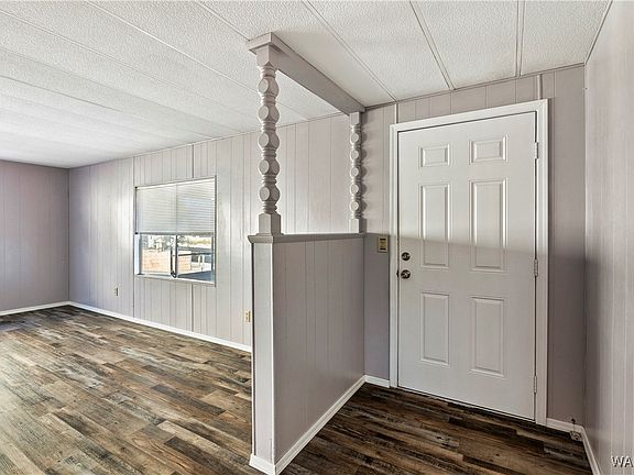 2nd image of 2219 Lakeside Drive