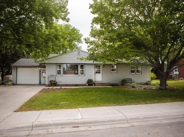 325 S Columbia Ave, Morris, MN 56267